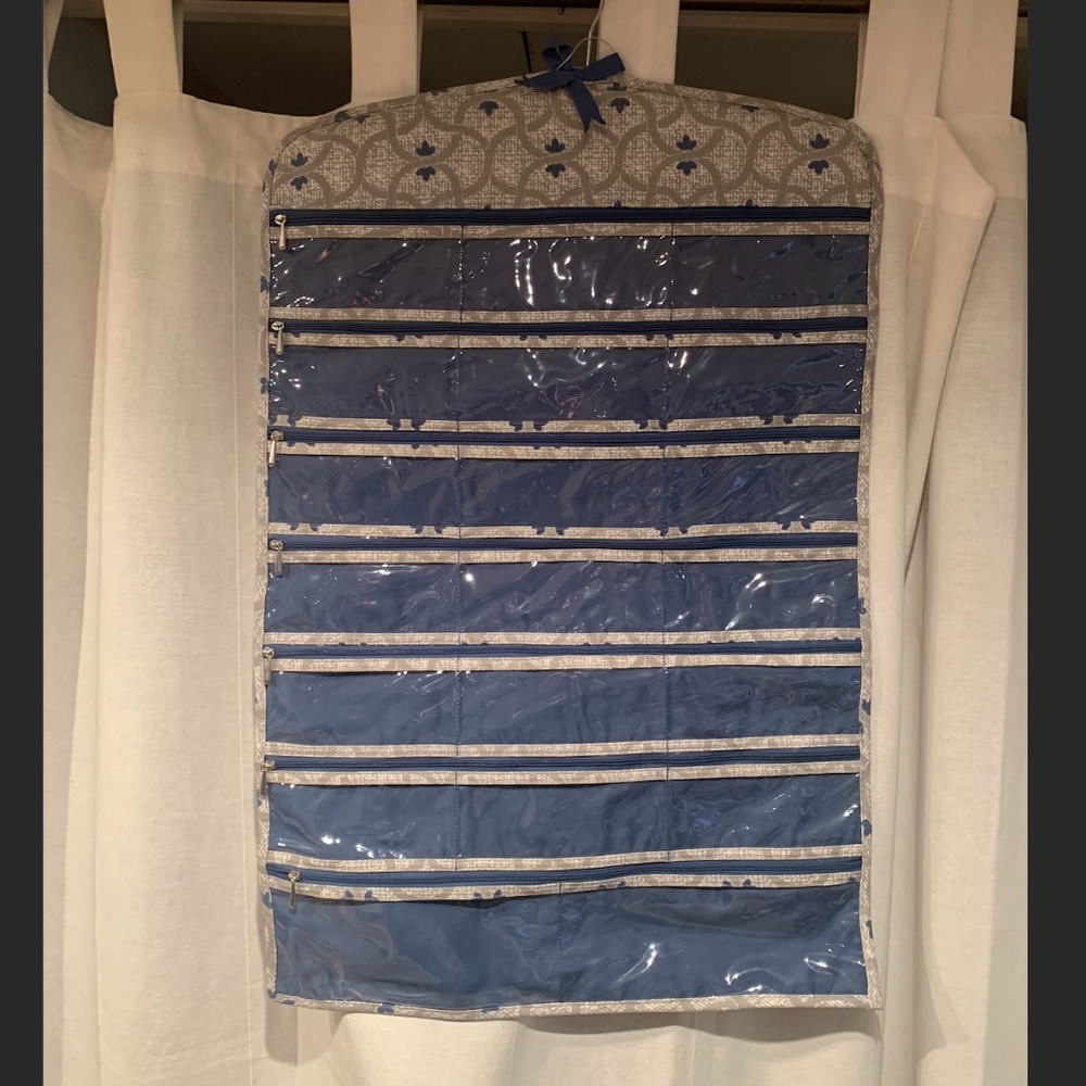 Hanging Multipurpose Organizer